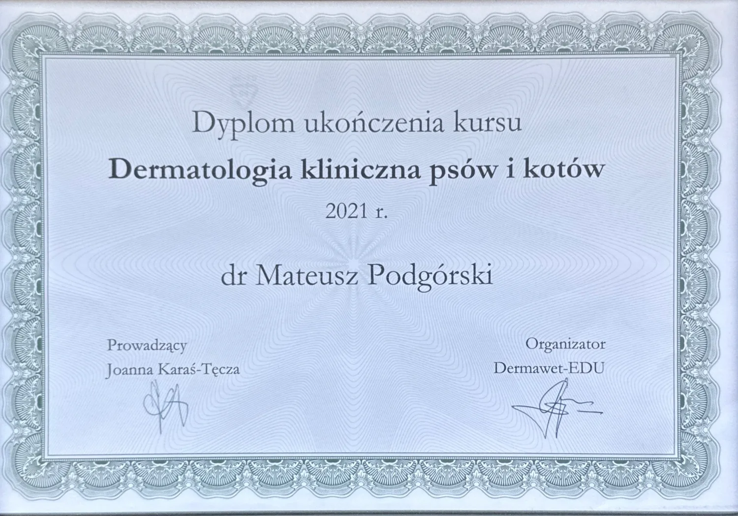 Clinical dermatology of dogs and cats